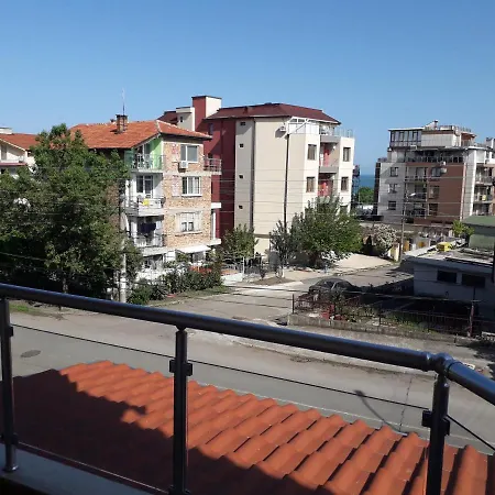 ホームステイ Ganz Real Estate Sarafovo 4