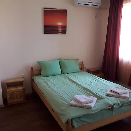 Ganz Real Estate Sarafovo 4 ホームステイ