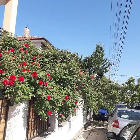 ホームステイ Ganz Real Estate Sarafovo 4